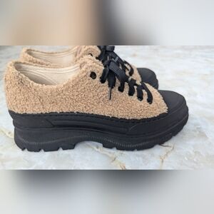 Intentionally Blank OG Low Tops Sneaker Made In Spain Size 39 Woman's